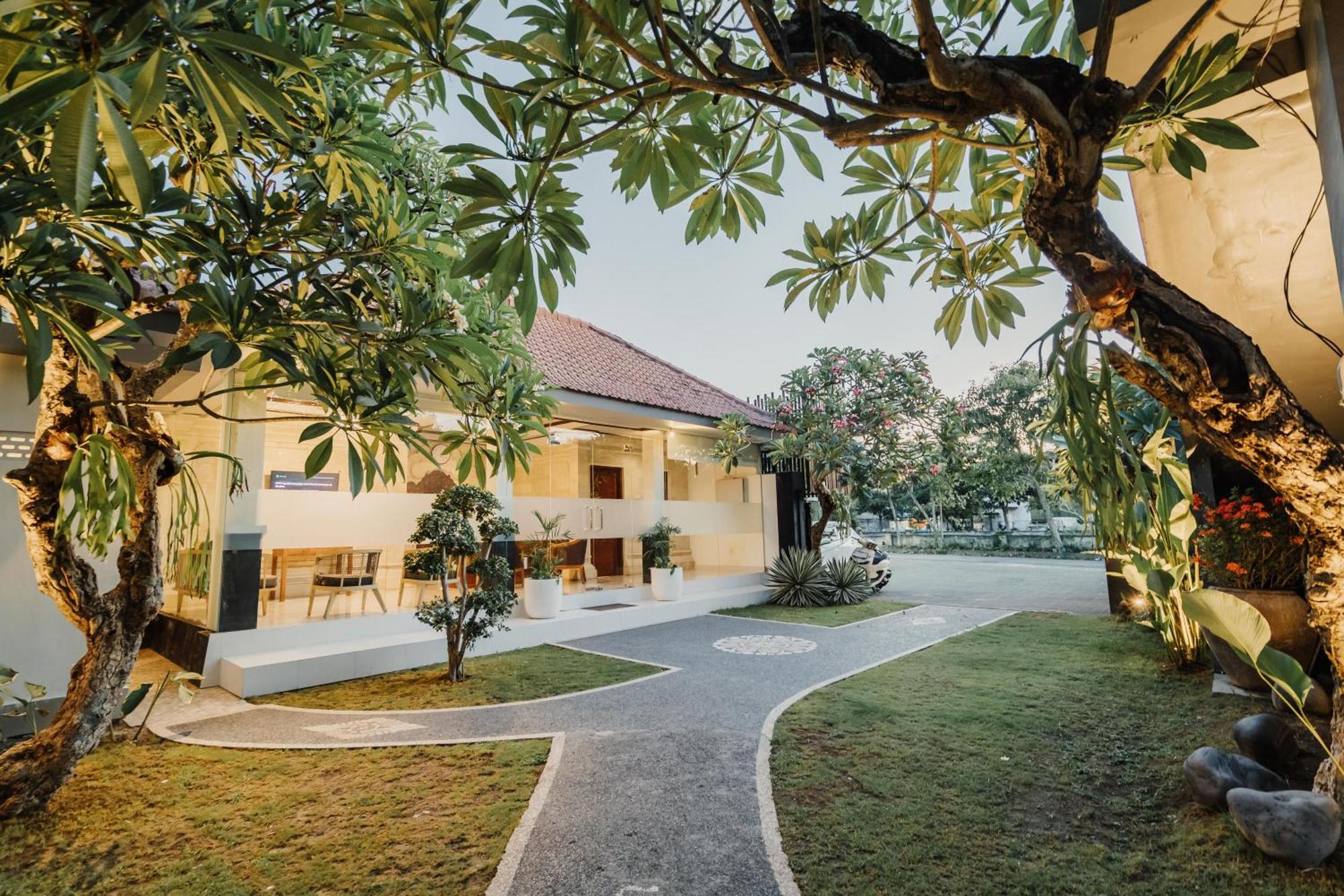 You Suite Seminyak Legian Exterior foto